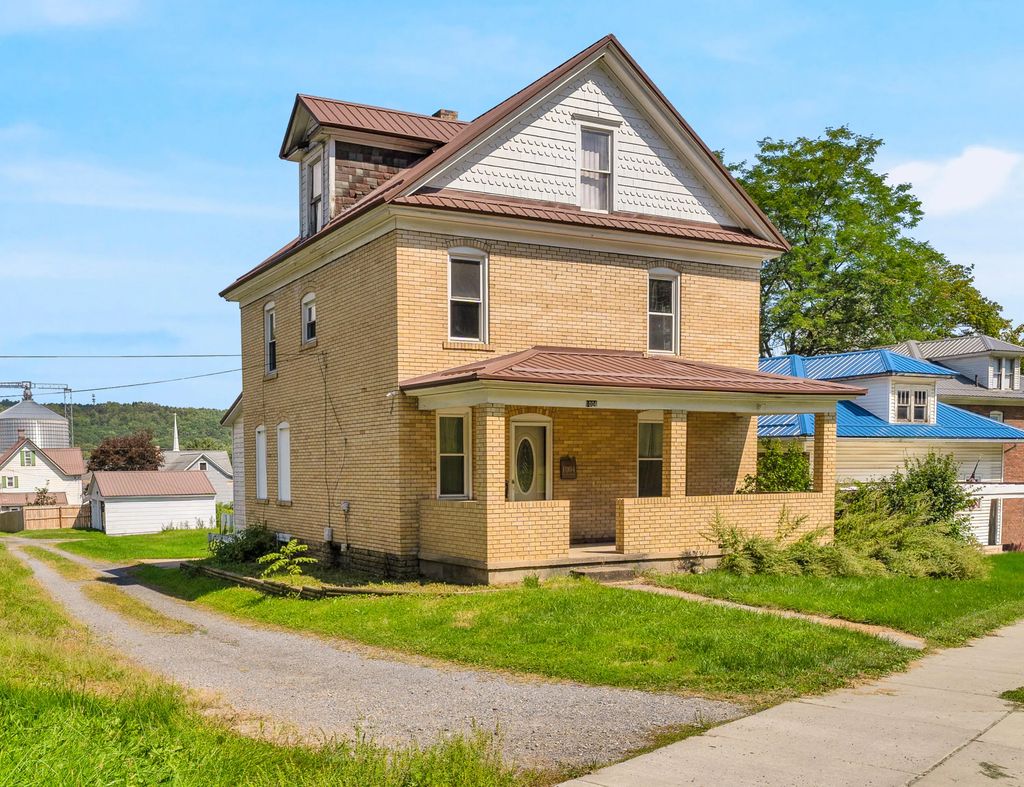 1004 Woodland Rd, Clearfield