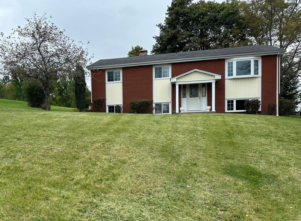 60 Russell Dr, Brockway Property Listing MLS® 038578