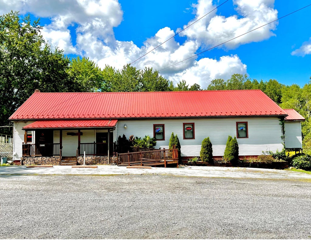 18397 Bennetts Valley Hwy, Weedville