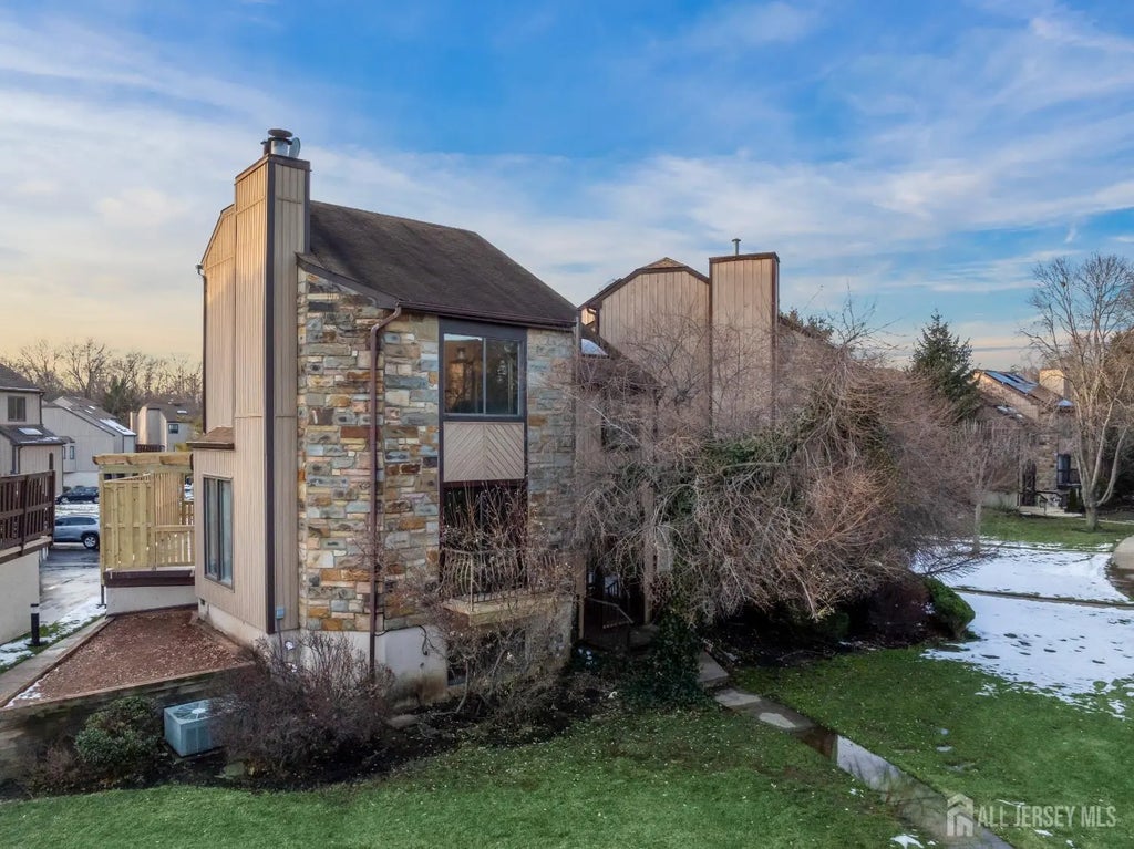 40 Emerald Lane, Old Bridge