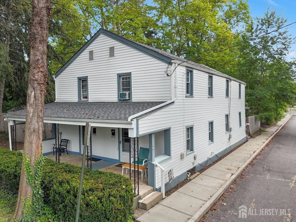 2 W Titus Avenue 3, Lawrence