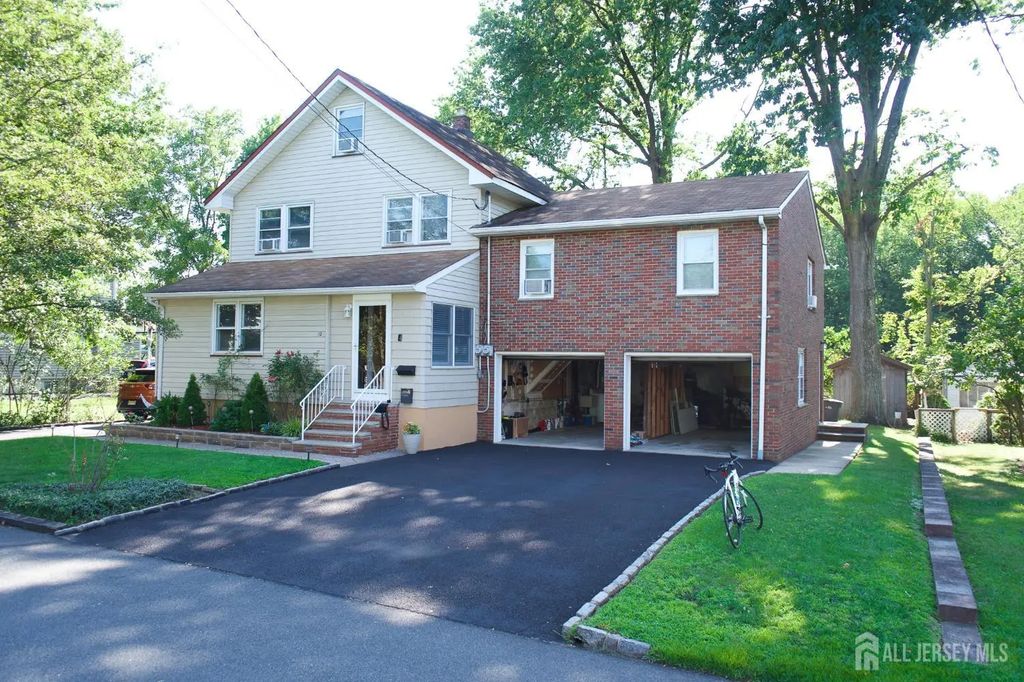 12 Carpenter Place, Cranford