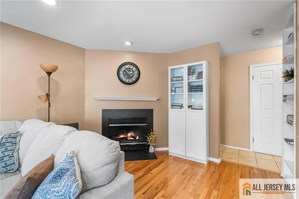 364 Bowler Court, Piscataway