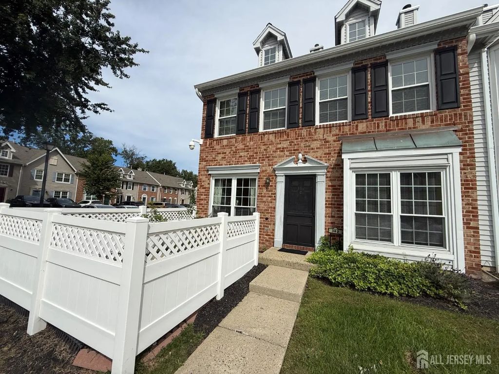382 Hadleigh Lane, North Brunswick