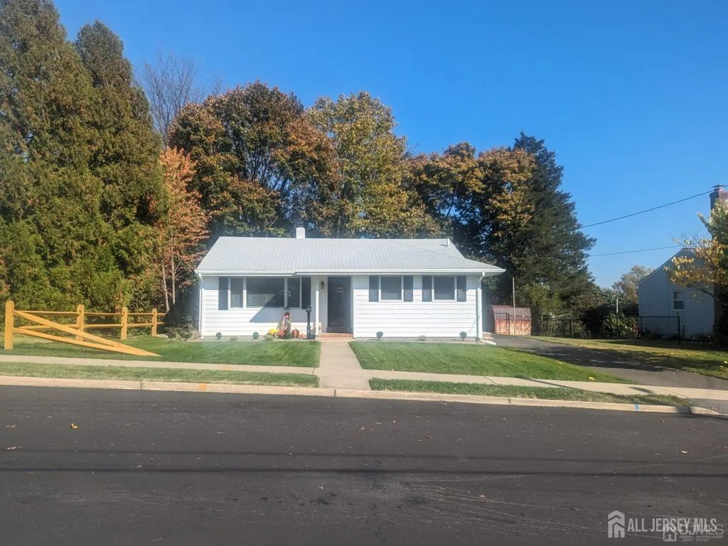 6 Hillside Avenue, Jamesburg