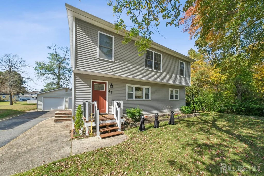 47 Thomas Street, Monroe