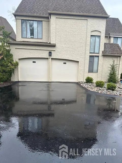 29 Gate House Lane, Edison