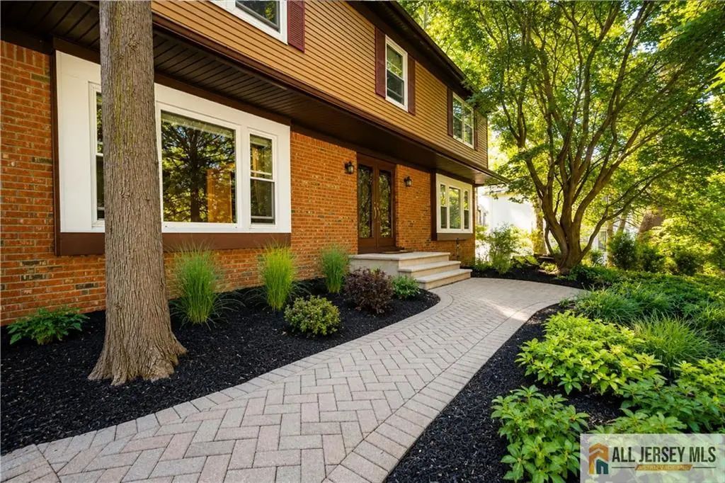 11 Buffalo Run, East Brunswick