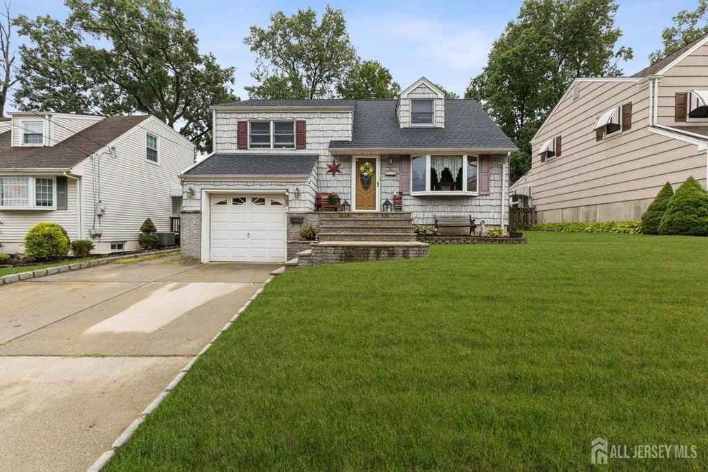 19 Overlook Terrace, Fords