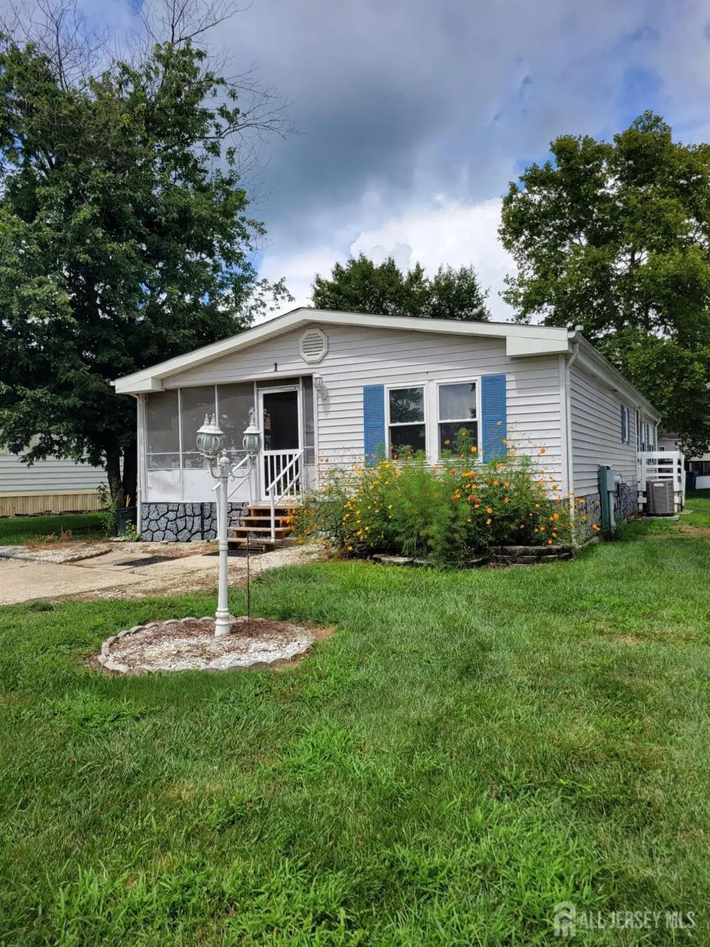 1 Poe Road, North Brunswick