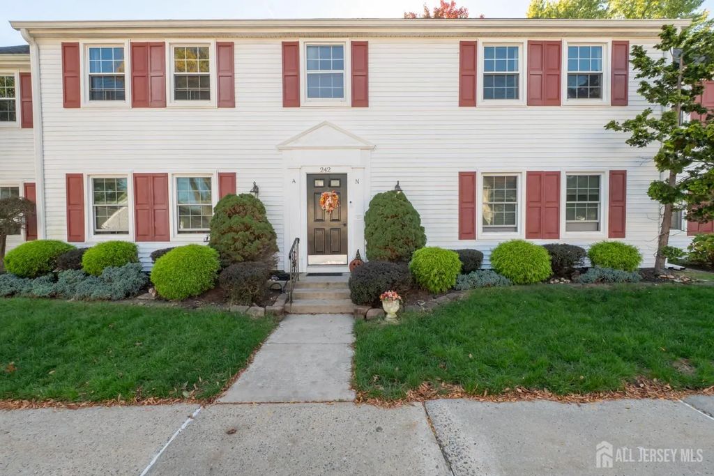 242 Marblehead Lane, Monroe