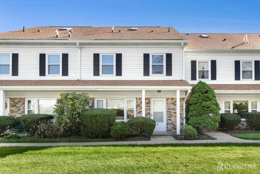 38 Yarmouth Village, Scotch Plains
