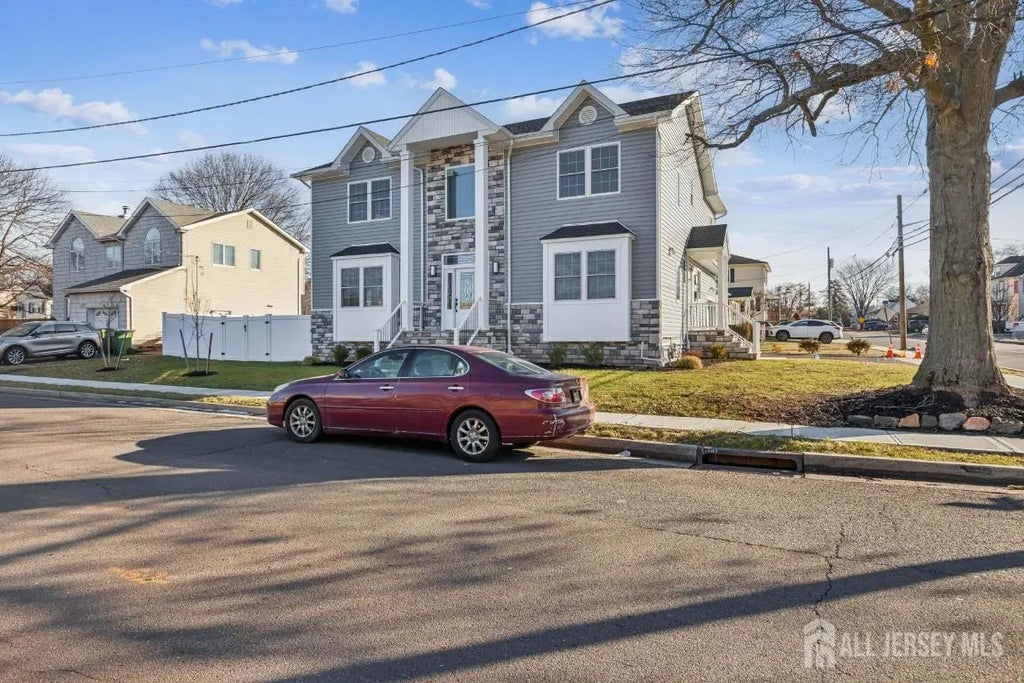 239 Suttons Lane, Edison