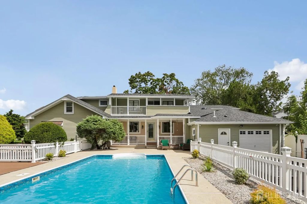15 Douglas Avenue, Hamilton