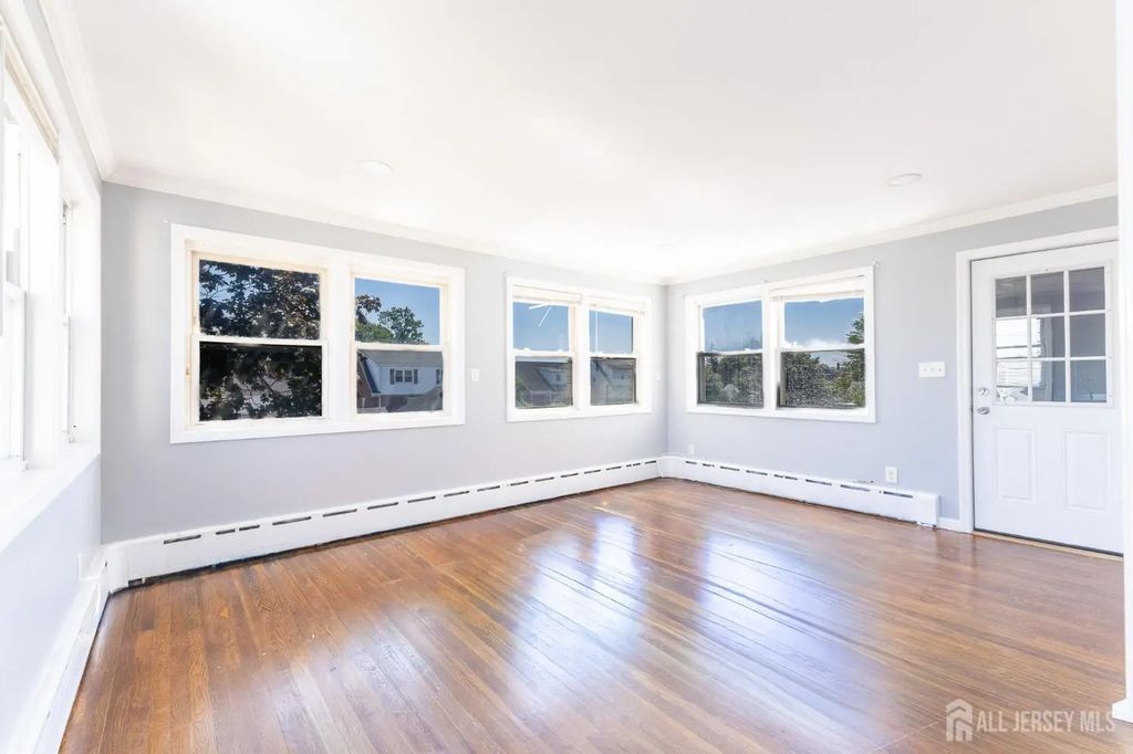 187 Main Street, Woodbridge Proper