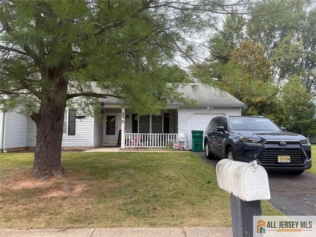 22 Woodbury Road, Edison