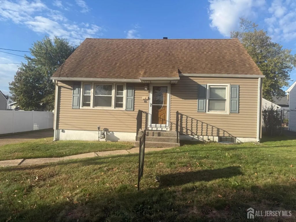 111 Longview Circle E, Fords