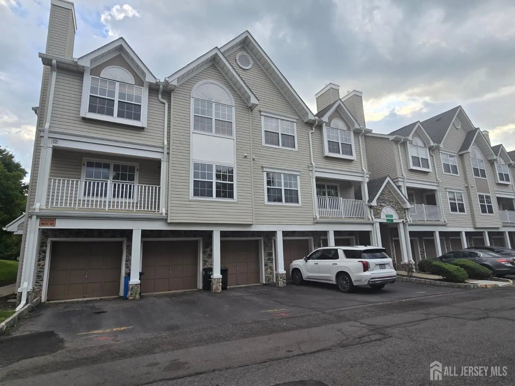 1 Newburgh Drive, Edison