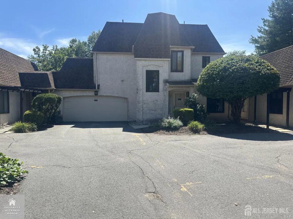 74 Carriage Place, Edison