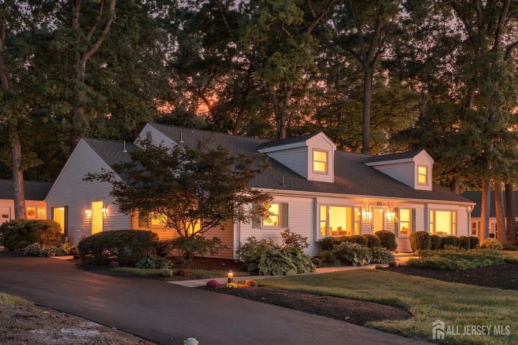 321-a Se Sharon Way Se, Monroe