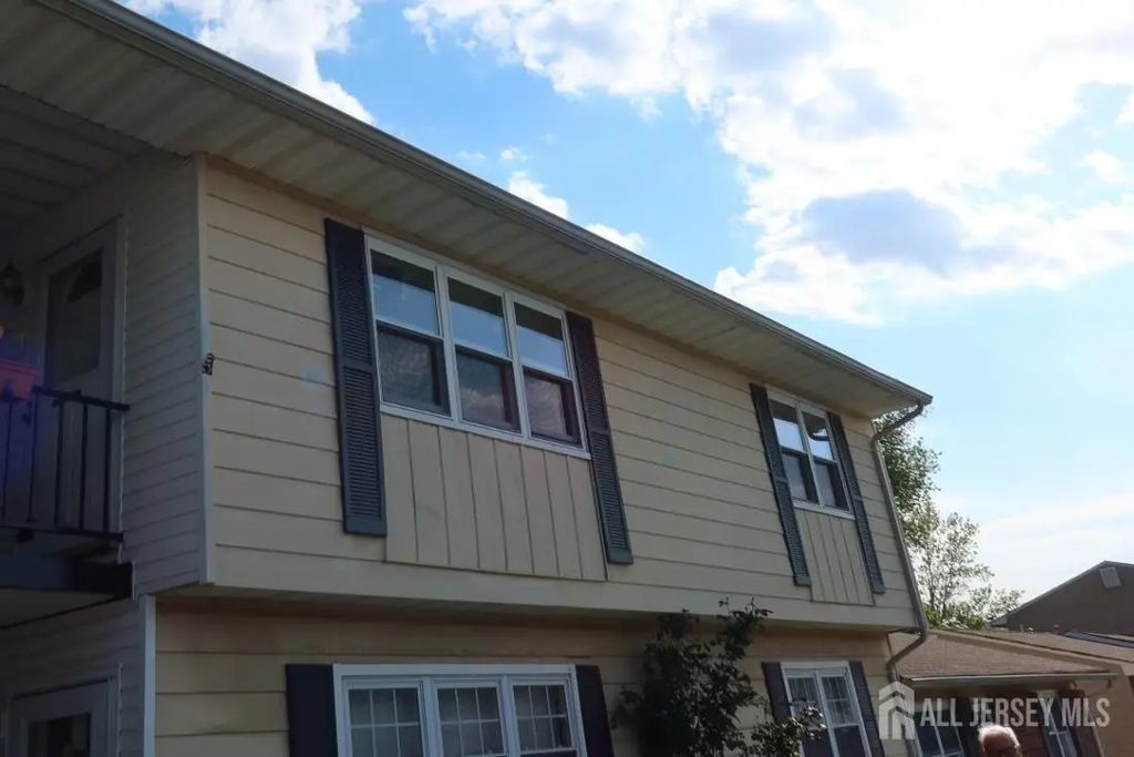12 Louisiana Drive, Old Bridge