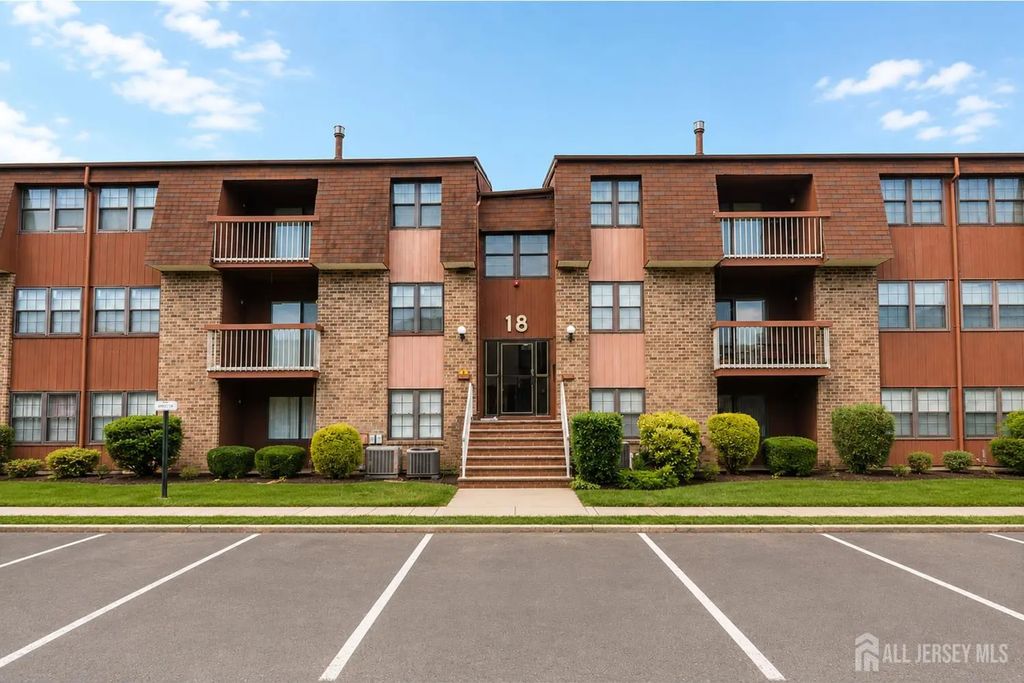 207 Sierra Court, Woodbridge Proper