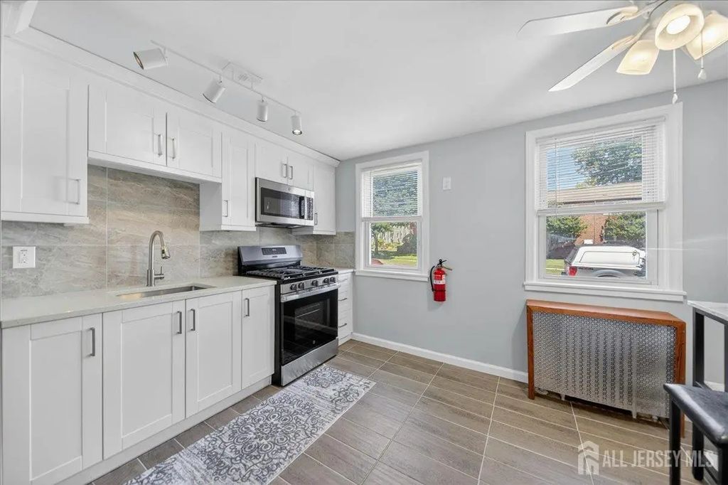 513 Brooklawn Avenue, Roselle