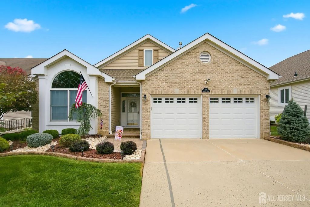 28 Sherwood Drive, Monroe