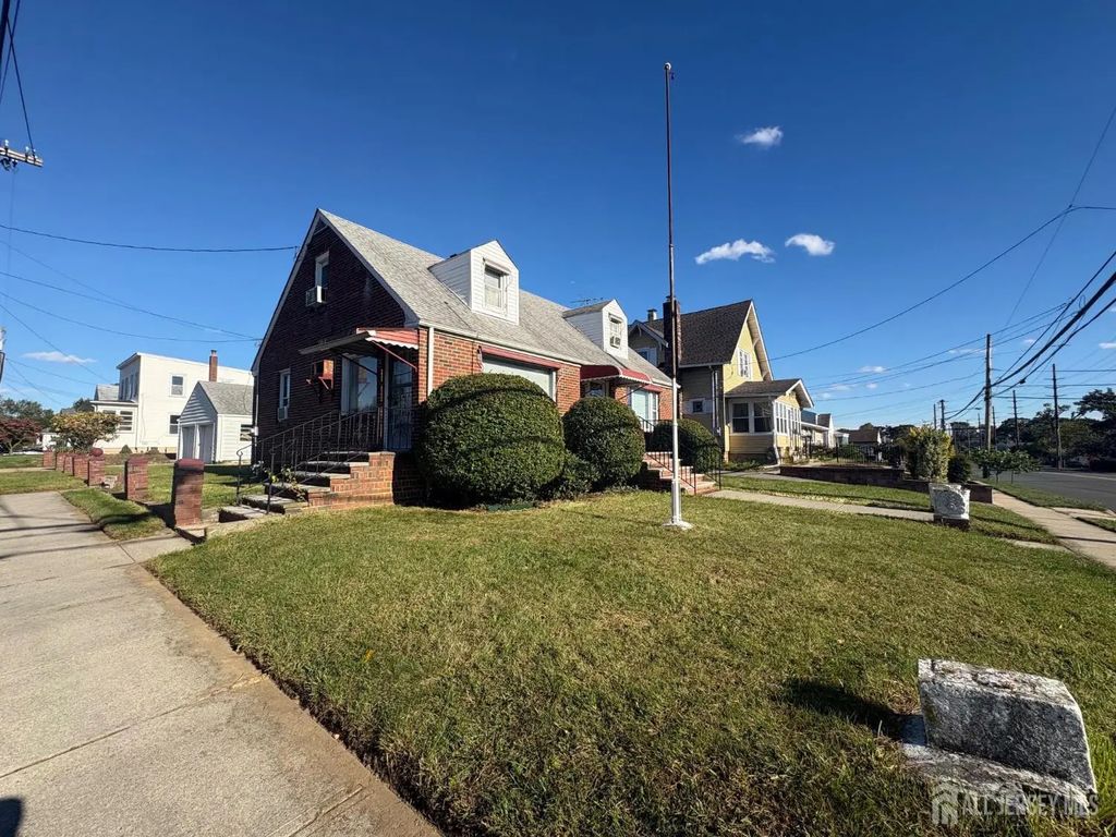505 S Pine Avenue S, Sayreville
