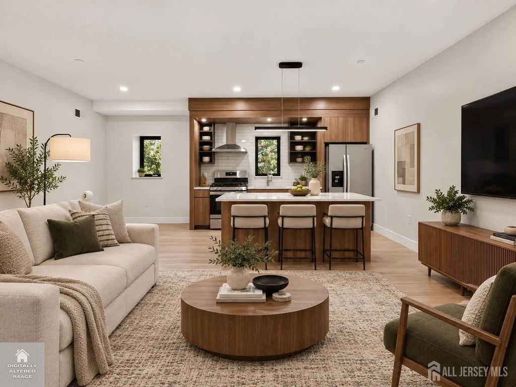 810 N 2nd Avenue, Highland Park