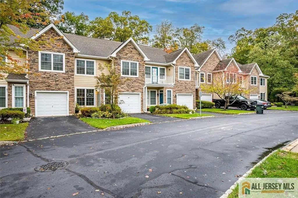 30 Amber Drive, Old Bridge