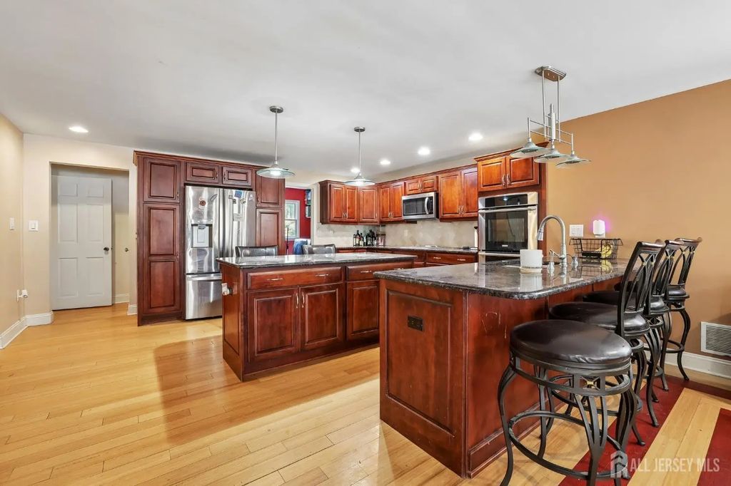 289 Franklin Road, North Brunswick