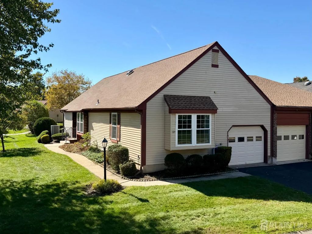 10 Betsy Ross Drive, Monroe