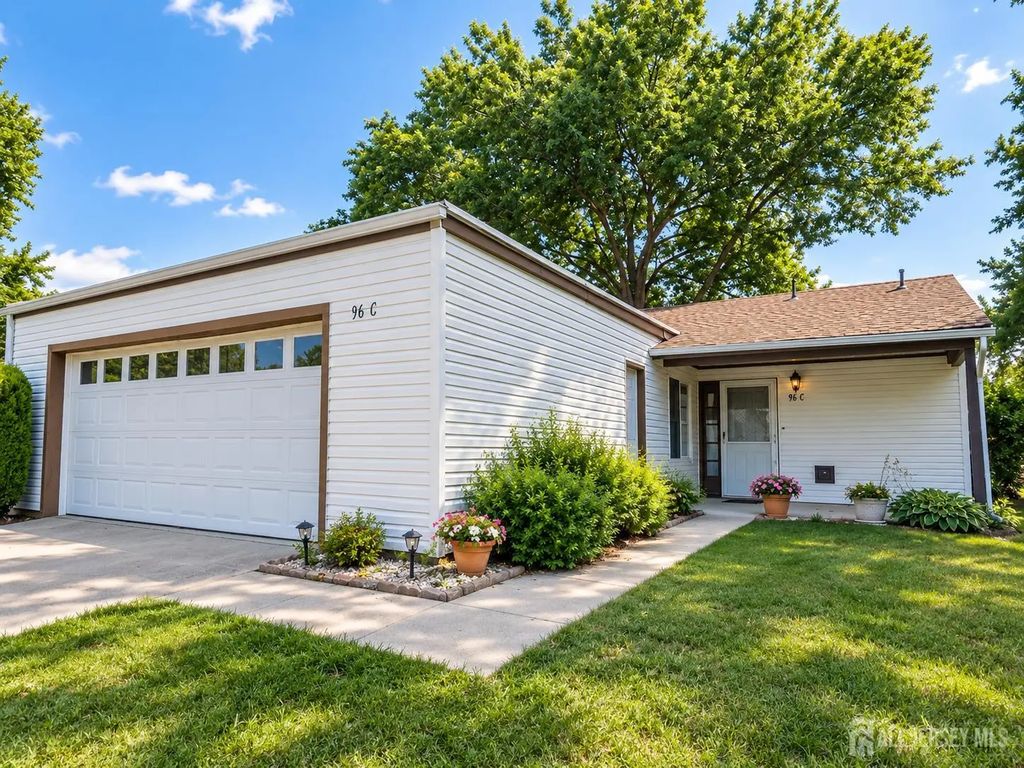 96 Salix Plaza, Monroe