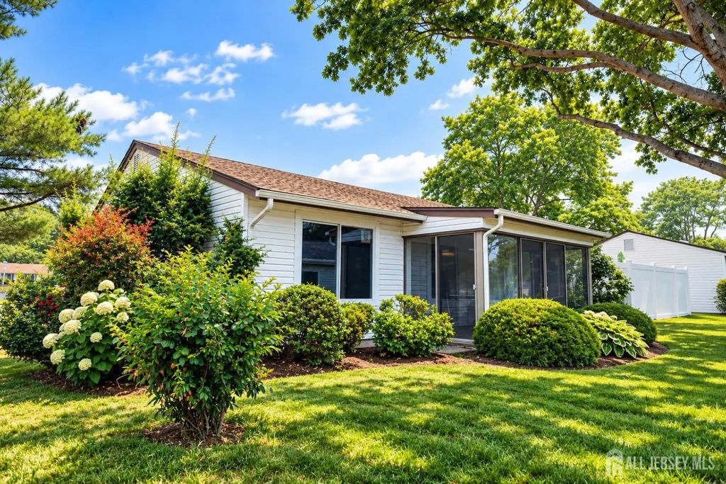 96 Salix Plaza, Monroe