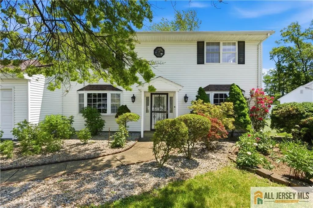 10 Helen Court, Piscataway