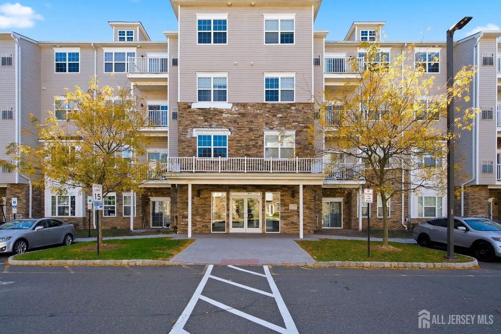 324 Pond Lane, Piscataway
