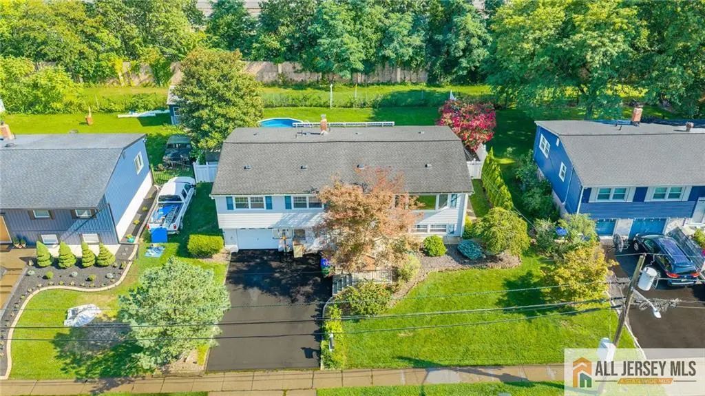 14 Harmon Road, Edison