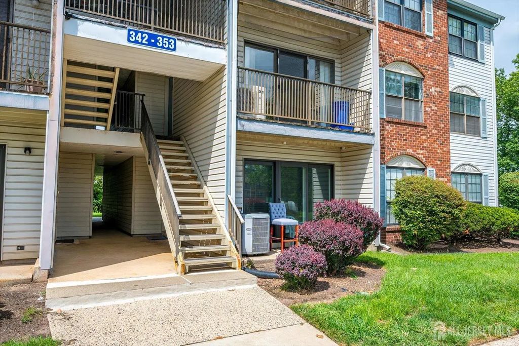 349 Lancaster Court, Piscataway