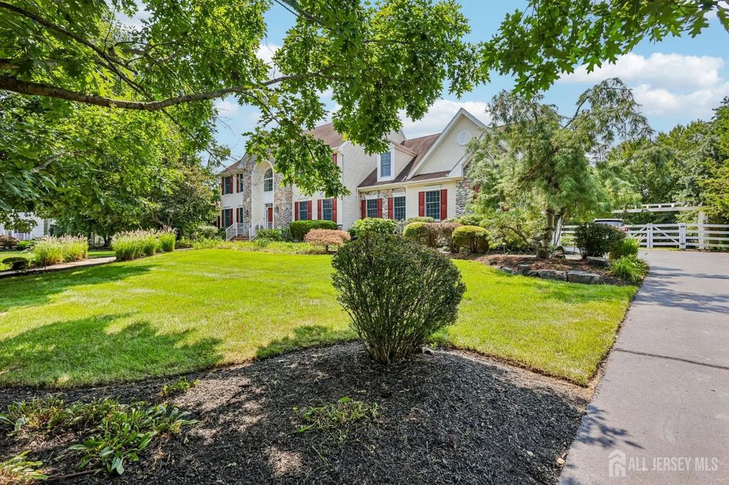 4 Goldfinch Court, Plainsboro