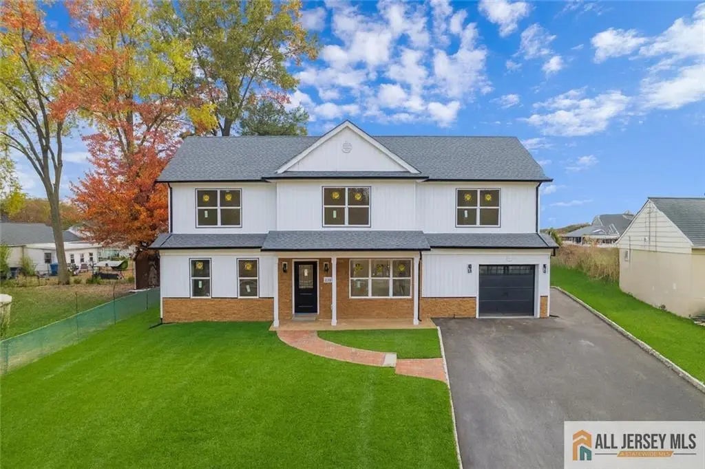 230 Oak Drive, Middlesex