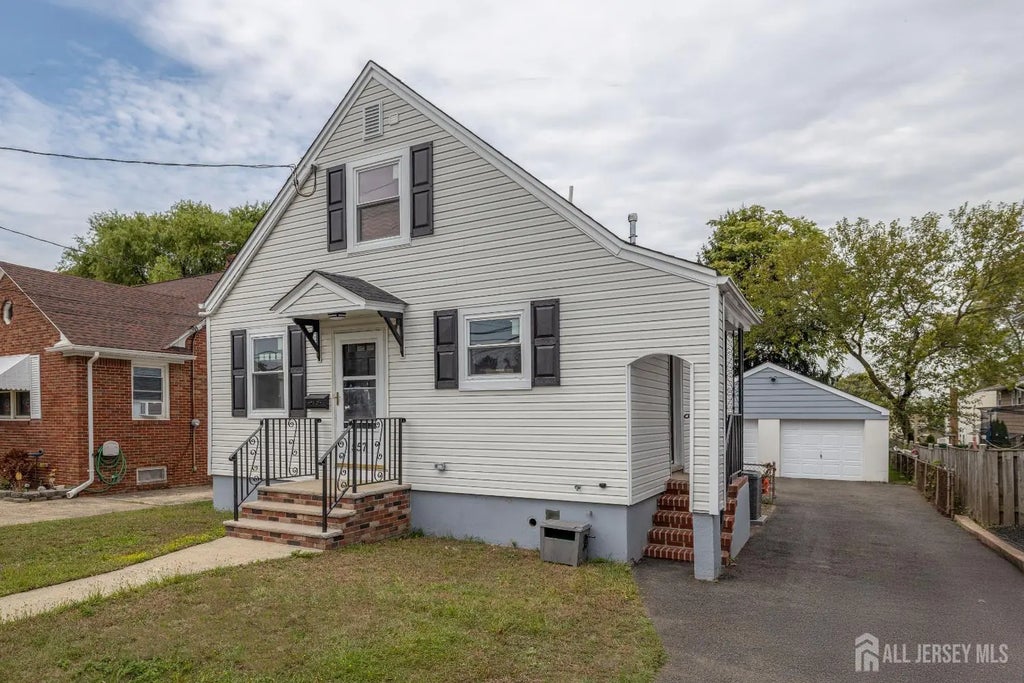 557 Main Street, Sayreville