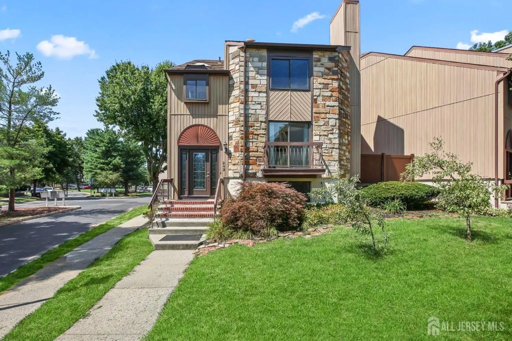 242 Silver Lane, Old Bridge