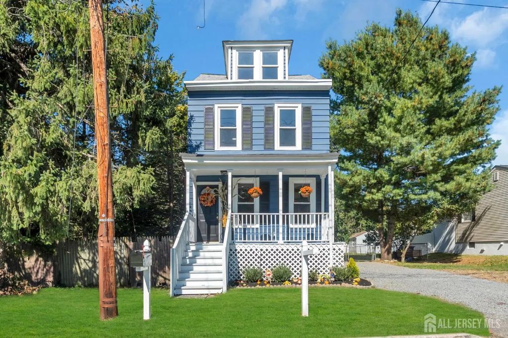 52 Betts Avenue, Lawrence