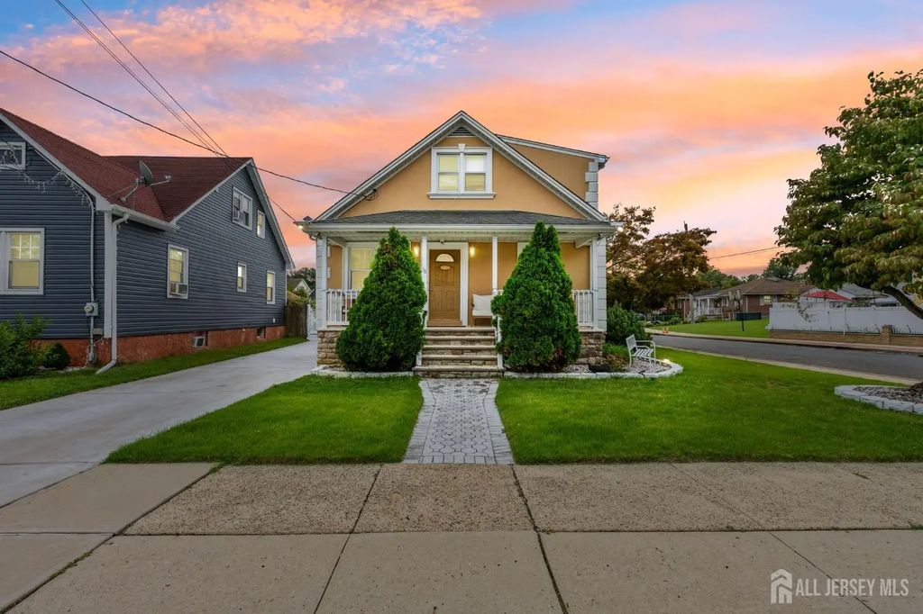 18 Grochowiak Street, South River