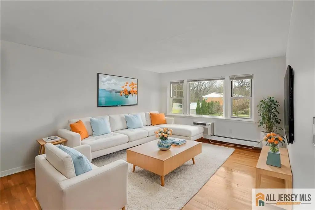 132 The Orchard, East Windsor