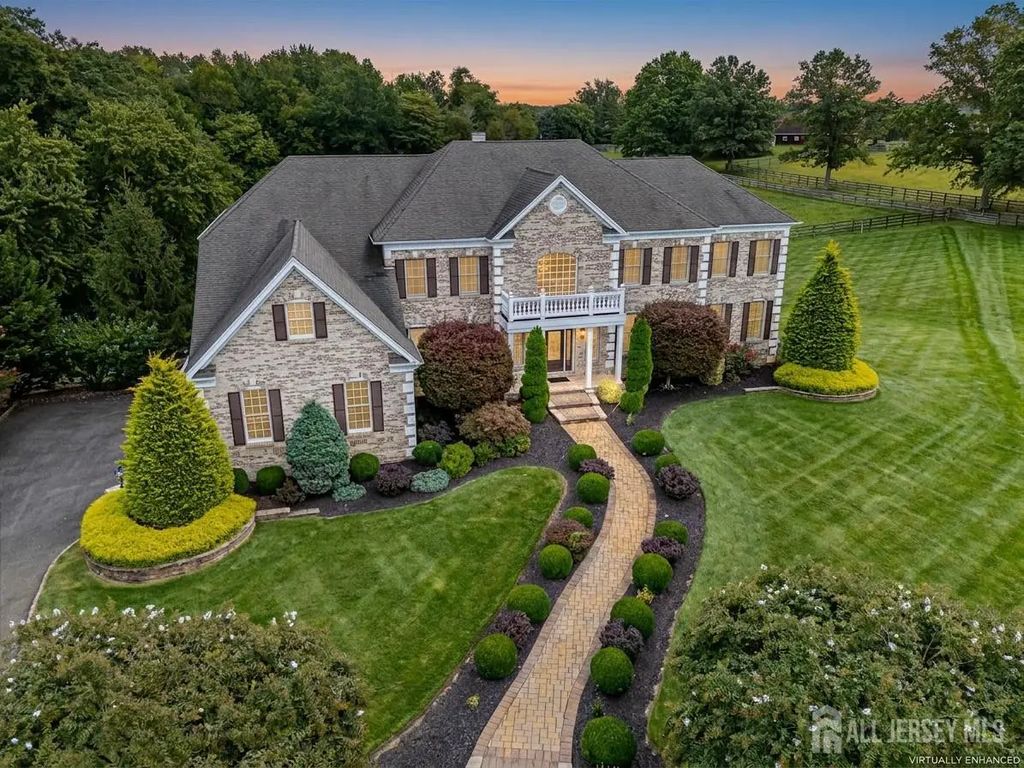 8 Windhaven Court, Monroe