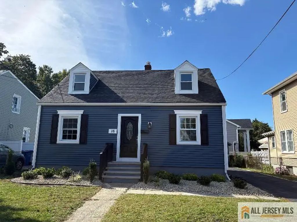 16 Oakwood Place, North Brunswick