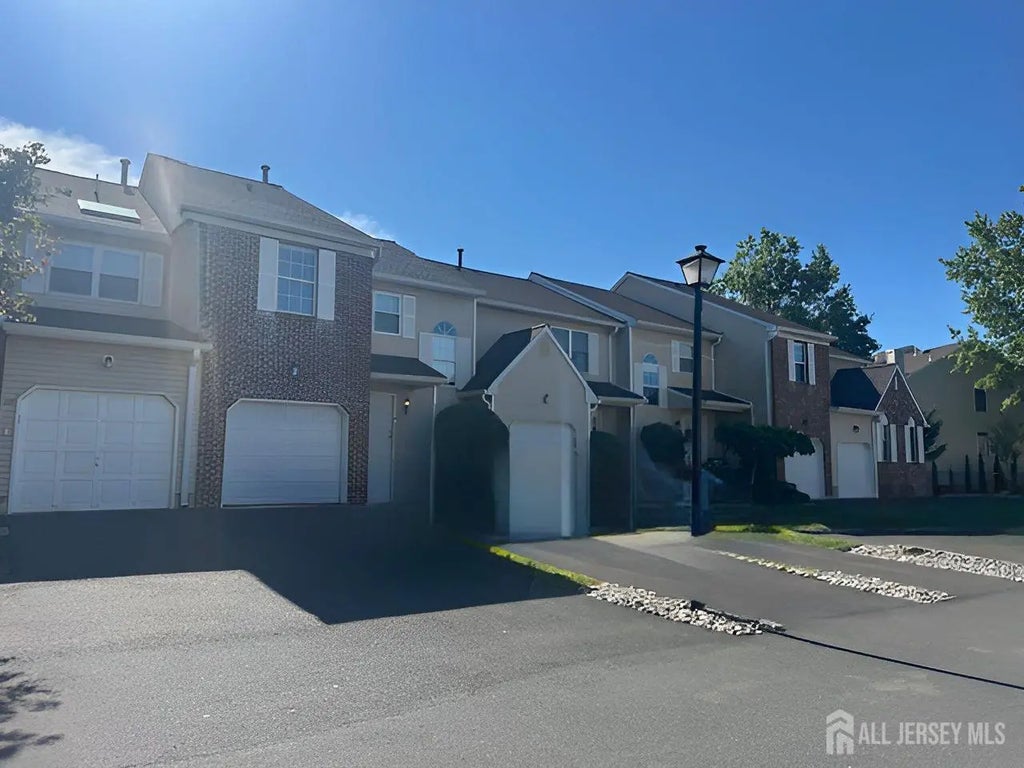 18 Pioneer Court, Ewing