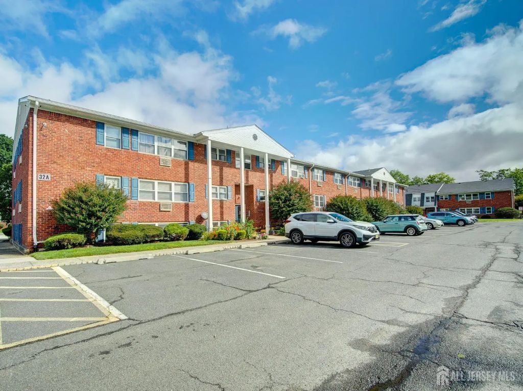 32-a Woodedge Avenue, Edison